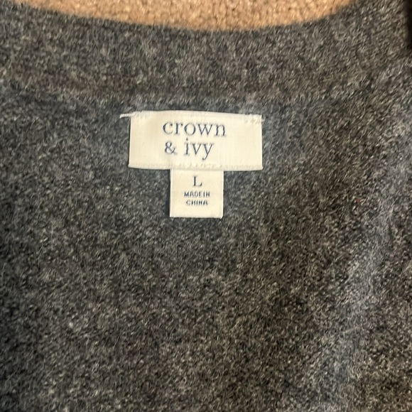 Crown & Ivy sweater size Large - Picture 2 of 3
